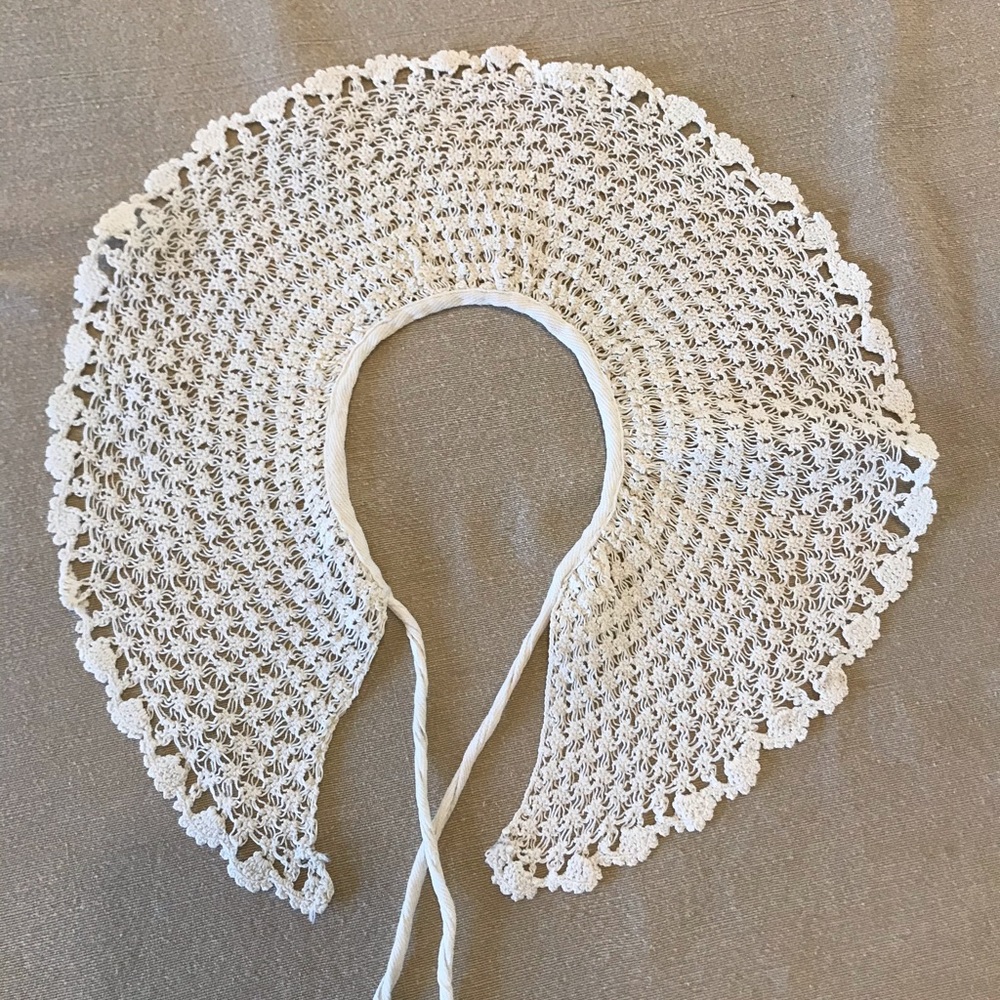 Two Vintage Hand Crochet Cotton Victorian Collars - Picture 8 of 10